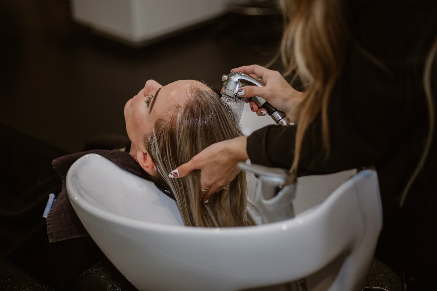 Haircut & Style 